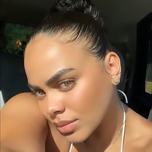 Meet your Posher, Leidaly